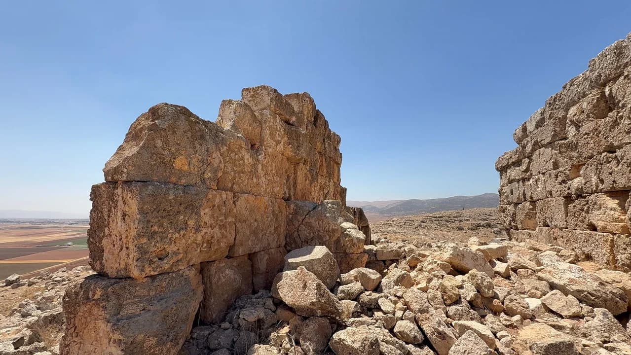 Nowy rozejm Izrael-Hezbollah. Izrael utrzymuje wojska w Libanie.