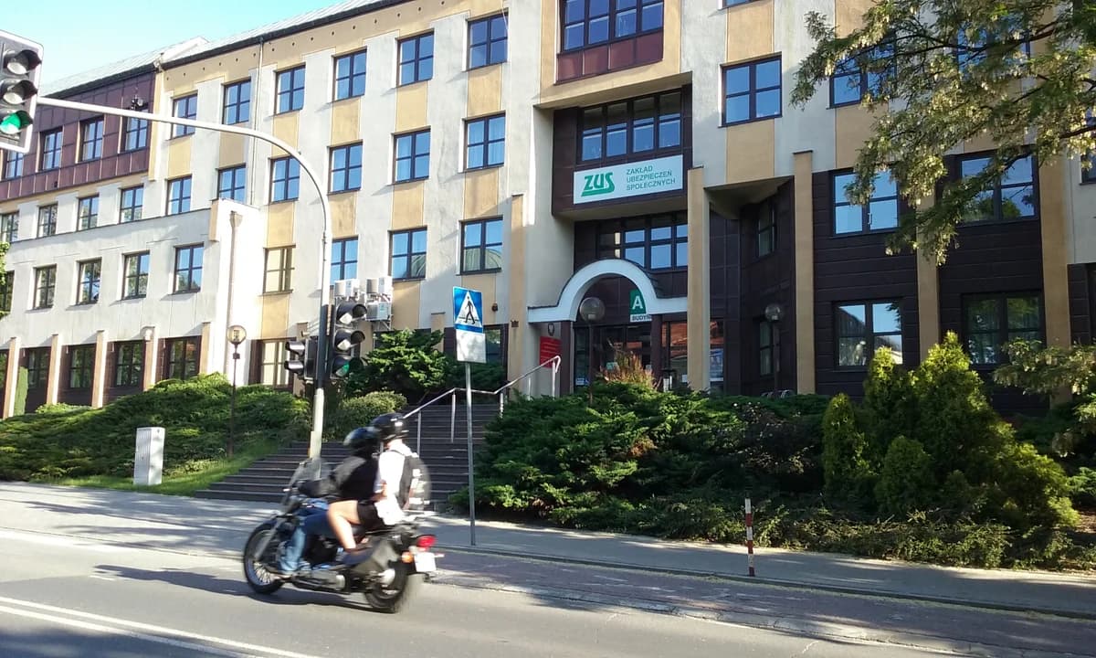 ZUS zmienia przeliczanie emerytur czerwcowych. Emeryci otrzymają niższe podwyżki
