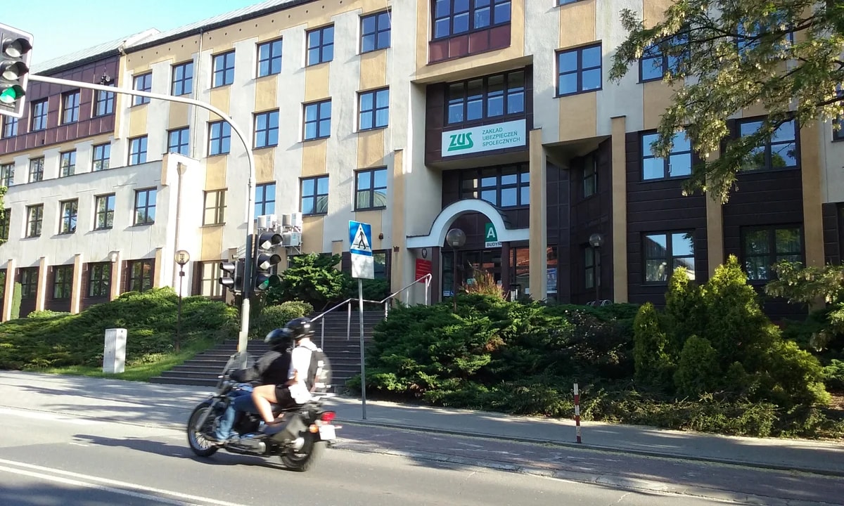 ZUS zmienia przeliczanie emerytur czerwcowych. Emeryci otrzymają niższe podwyżki