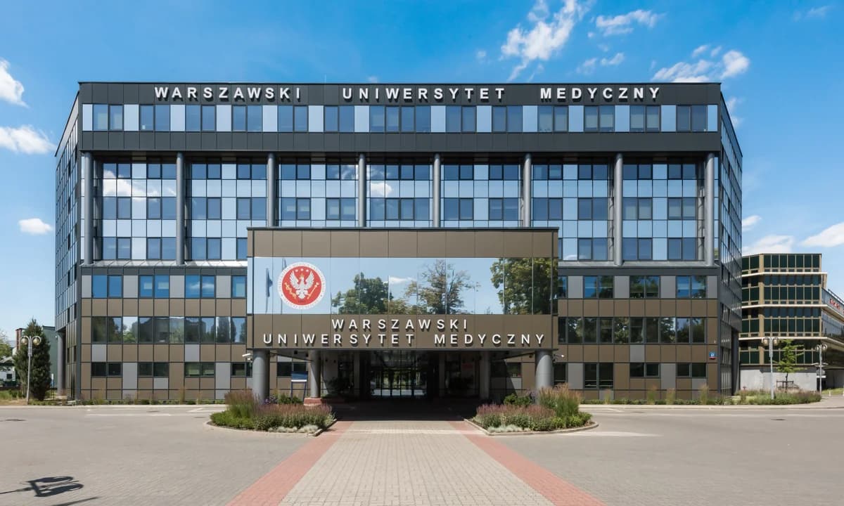 Rekrutacja na WUM 2026. Kandydaci walczą o miejsca na medycynie.