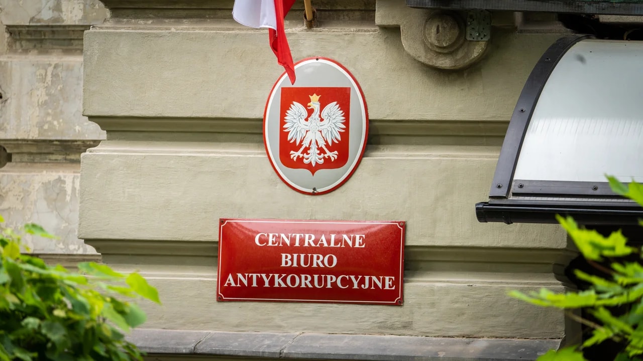 CBA weszło do warszawskiego ratusza. Prokuratura bada oszustwa i nadużycia.