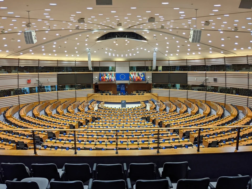 Parlament Europejski zmienia prawa pasażerów. Podróżni zyskują nowe uprawnienia