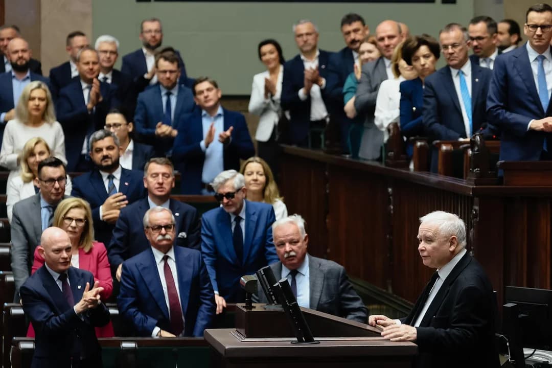 Sondaże parlamentarne lipiec 2026. Układ sił w Sejmie zmienia się na prawicę